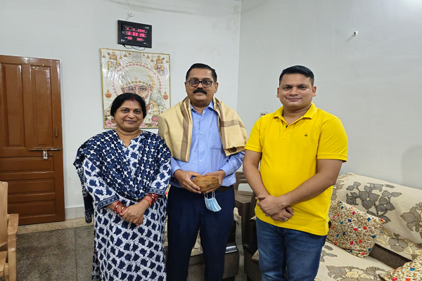  *छ.ग. पुलिस साइबर जागृति अभियान " मै हूॅ साइबर शिक्षक", साइबर शिक्षक से ही साइबर सुरक्षा थीम के साथ जिले भर के 1259 स्कूलों में जाकर शिक्षक के साथ विद्यार्थीयों को भी साइबर सुरक्षा से जागृति किया गया।*