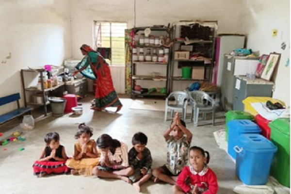 विशेष लेख : ग्रामीण रोजगार योजना से मनोहरपुर में बच्चों के सुरक्षित भविष्य की नींव मजबूत