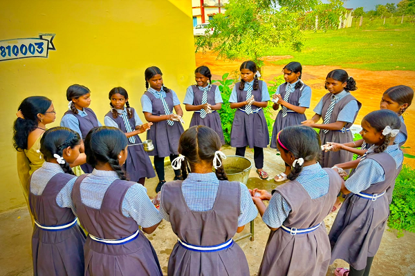  स्वच्छता पखवाड़ा में गूंजा स्वच्छता का संदेश, विद्यालयों में मनाया गया हाथ धुलाई दिवस