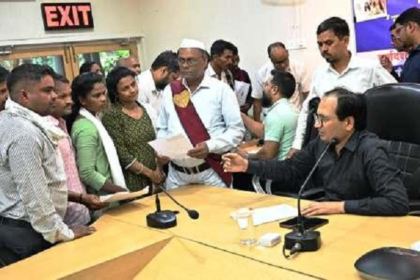 कलेक्टर ने जनदर्शन में सुनी लोगों की समस्याएं, अधिकारियों को दिए त्वरित निराकरण के निर्देश