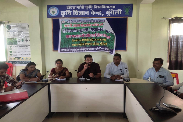  कृषक वैज्ञानिक परिचर्चा में किसानों को मिली आधुनिक कृषि तकनीकों की जानकारी