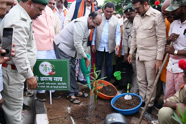 मां के सम्मान में लगाया गया प्रत्येक पौधा प्रकृति संरक्षण के संकल्प का प्रतीक &ndash; श्री अरुण साव