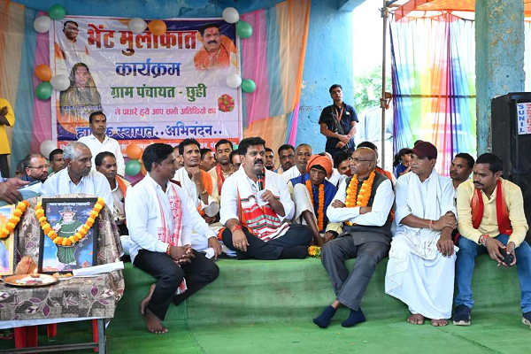 विजय शर्मा ने छुई में की पंचायत और मिडिल स्कूल भवन निर्माण की घोषणा