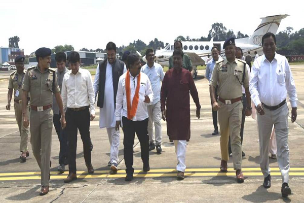 उप मुख्यमंत्री श्री विजय शर्मा और वन मंत्री श्री केदार कश्यप का जगदलपुर आगमन