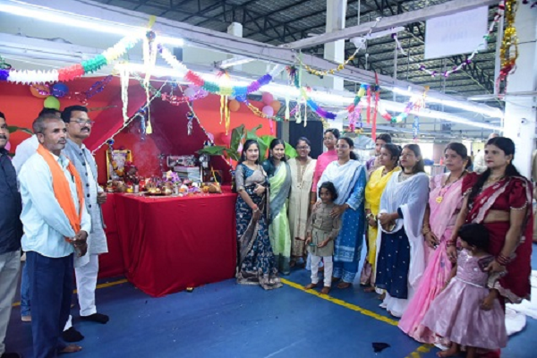 विधायक ने कोंडानार गारमेंट फैक्ट्री में भगवान विश्वकर्मा की पूजा-अर्चना कर जिलेवासियों की सुख-समृद्धि की कामना की