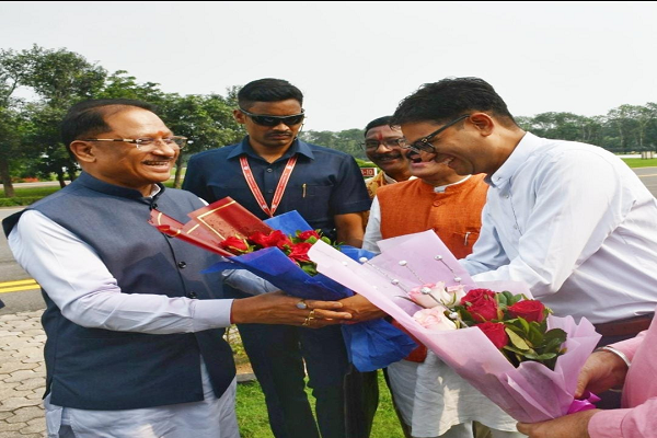  रायगढ़ पहुंचने पर मुख्यमंत्री श्री विष्णुदेव साय का हुआ भव्य स्वागत