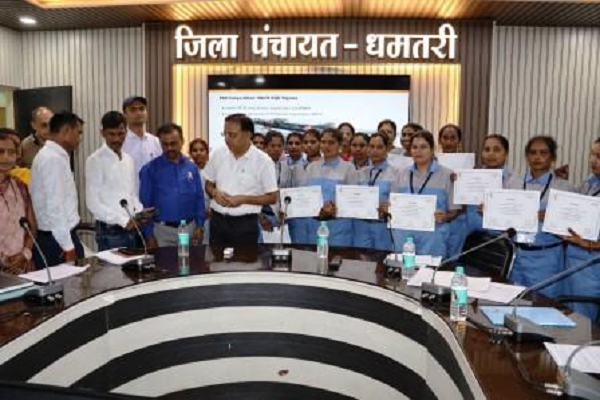 सौर ऊर्जा आधारित गतिविधियों को बढ़ावा देने सोलर दीदियों की भूमिका पर बैठक सह-कार्यशाला