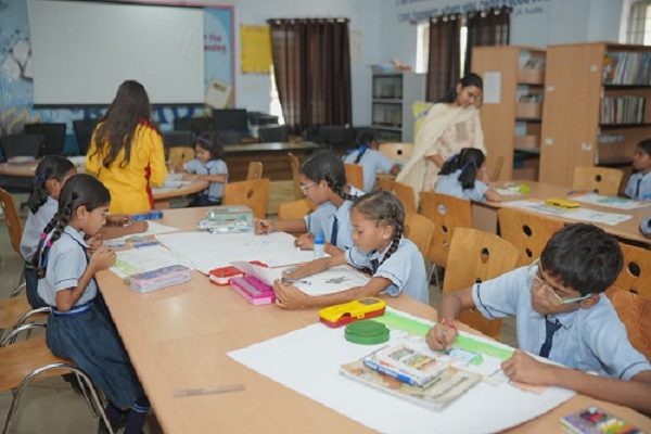 सेवा संकल्प अभियान के तहत जिले के विद्यालयों में हुई चित्रकला प्रतियोगिता
