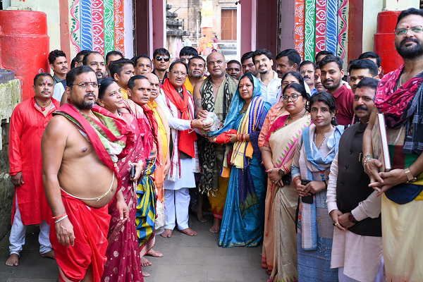  *भगवान लिंगराज के दर्शन कर मुख्यमंत्री श्री विष्णु देव साय ने की प्रदेश की सुख-समृद्धि और खुशहाली की कामना*