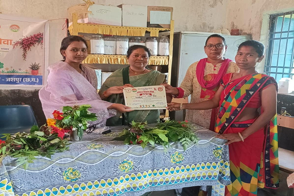  आंगन मिलन सेवा से पोषण के लिए बढ़ रही जनभागीदारी, जशपुर के 700 आंगनबाड़ी केंद्रों में हुए आयोजन
