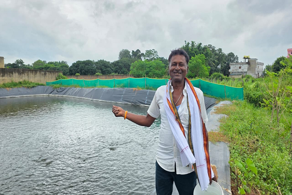 सेवा की कहानी: खाली पड़ी जमीन पर बायोफ्लॉक मछली पालन से विप्लब ने बनाई आय की नई राह