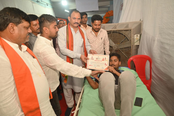 एक छत के नीचे जुटे विशेषज्ञ डॉक्टर, 10 हजार लोगों के स्वास्थ्य परीक्षण का लक्ष्य