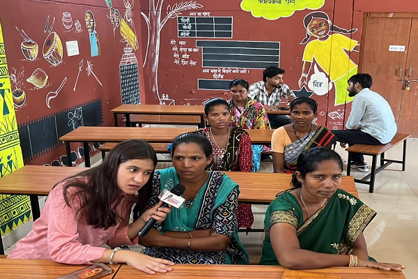  जहां कभी खौफ था, वहां है अब उम्मीद की रोशनी, दिल्ली से आए इंफ्लुएंसर्स ने देखी बदलते बस्तर की तस्वीर