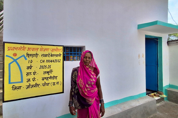 सेवा संकल्प अभियान: सेवा की कहानी : कच्चे मकान की चिंता हुई दूर, पीएम आवास से रथबाई को मिली पक्की छत