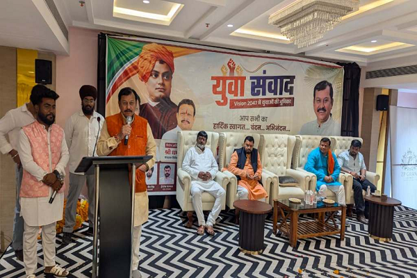युवा संवाद : विजन 2047 में युवाओं की भूमिका पर सांसद विजय बघेल ने किया संवाद