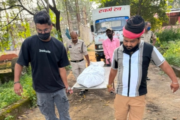 छावनी पुलिस और सर्व समाज कल्याण समिति ने लावारिस शव किया अंतिम संस्कार