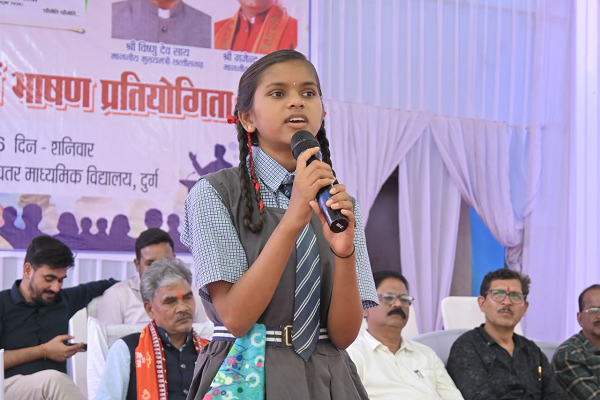  मेरे सपनों का भारत&rsquo; में विद्यार्थियों ने रंगों और विचारों से उकेरी विकसित भारत की तस्वीर