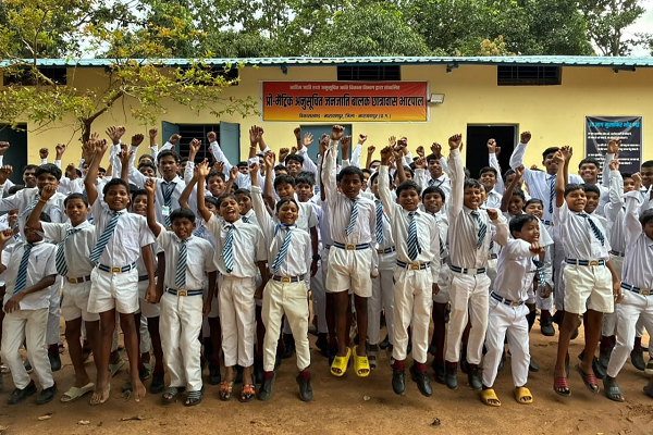 विशेष लेख : जहां 15 वर्षों तक था सुरक्षा बलों का ठिकाना, वहां अब बच्चे संवार रहे भविष्य