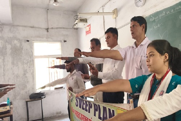 ई.व्ही.पी.जी. कॉलेज कोरबा में मतदाता जागरूकता कार्यक्रम आयोजित
