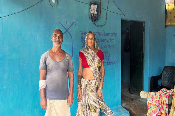 सेवा की कहानी : &rsquo;राजनाथ और कबूतरी बाई का मजबूत सहारा बन गया प्रधानमंत्री आवास&rsquo;
