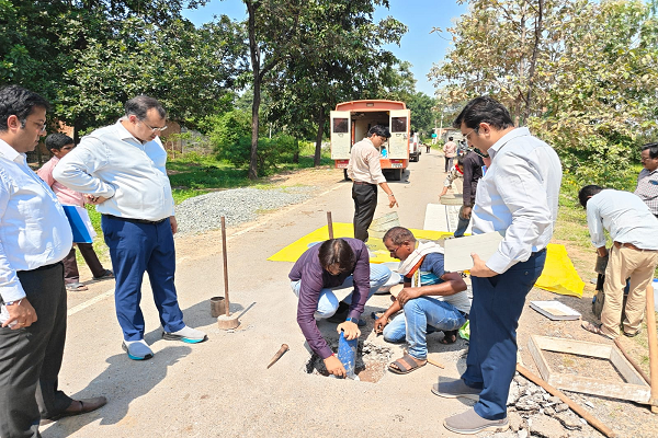 पीएम जनमन के सड़क निर्माण में गुणवत्ता पर सख्ती, कमियां मिलने पर नोटिस जारी करने के निर्देश