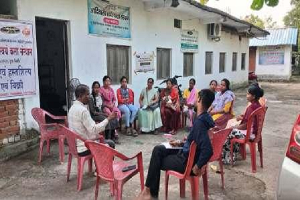 चिरौंजी प्रसंस्करण से आत्मनिर्भर बनेंगी बीजापुर की दीदियां, मूल्य संवर्धन की तकनीक सीखने पहुंचीं सालेकसा