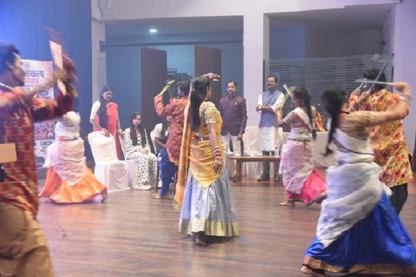 रोशनी, संगीत और नृत्य से जीवंत हुई &lsquo;नमो सेवा गाथा&rsquo;