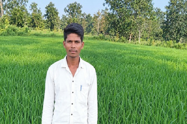किसान सम्मान निधि से मुकेश कुमार मरावी को खेती के लिए मिला आर्थिक सहारा