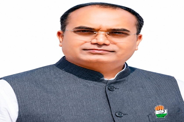  निर्वाचन आयोग की कार्य प्रणाली से आम जनता परेशान - कांग्रेस 