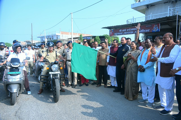 सड़क सुरक्षा का संदेश लेकर सूरजपुर में दौड़े 800 प्रतिभागी