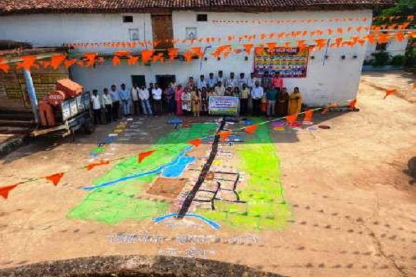 कृषि विद्यार्थियों ने सहभागितापूर्ण ग्रामीण मूल्यांकन (PRA) के माध्यम से जानी गाँव की वास्तविक स्थिति