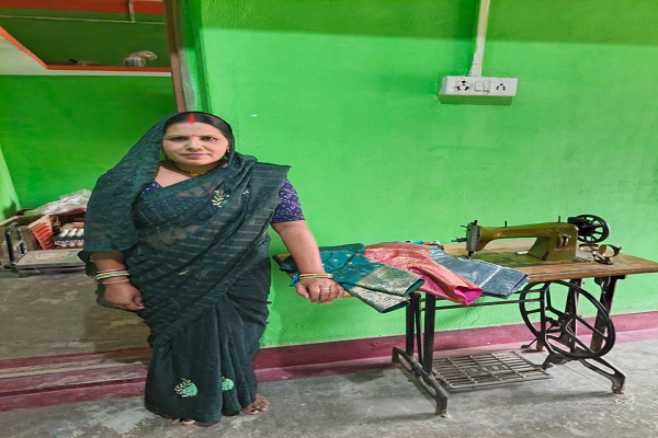 सेवा की कहानी : संघर्ष की राह से आगे निकलकर आत्मनिर्भर हुईं श्रीमती सुनीता साहू