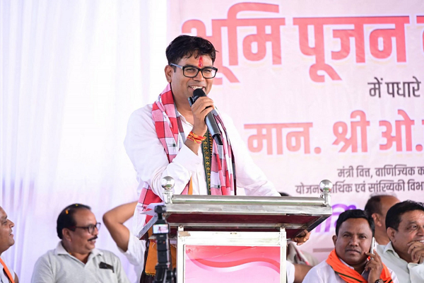  रायगढ़ विधानसभा के गांवों को वित्त मंत्री श्री ओ.पी. चौधरी ने दी एक करोड़ रुपये से अधिक के विकास कार्यों की सौगात