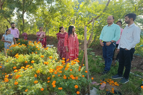  सेवा की कहानी : बिहान दीदियों की फूलों की खेती बनी आत्मनिर्भरता की मिसाल