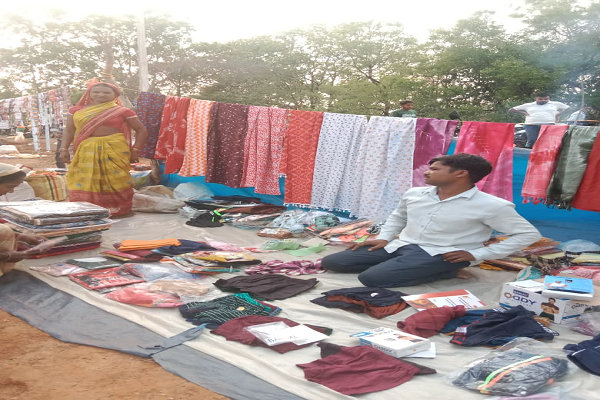 सेवा की कहानी : गांव-गांव कपड़े बेचने से अपनी दुकान तक, श्यामबाई ने बनाई आत्मनिर्भर पहचान