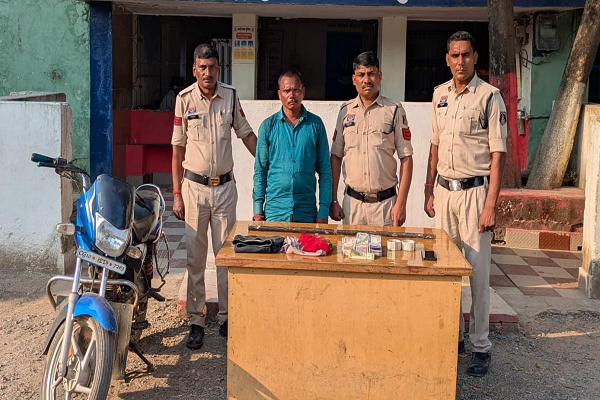  *कबीरधाम पुलिस ने पंजाब एजेंसी कृषि केंद्र में हुई 4 लाख 10 हजार रुपये की चोरी का किया खुलासा, आरोपी गिरफ्तार।*