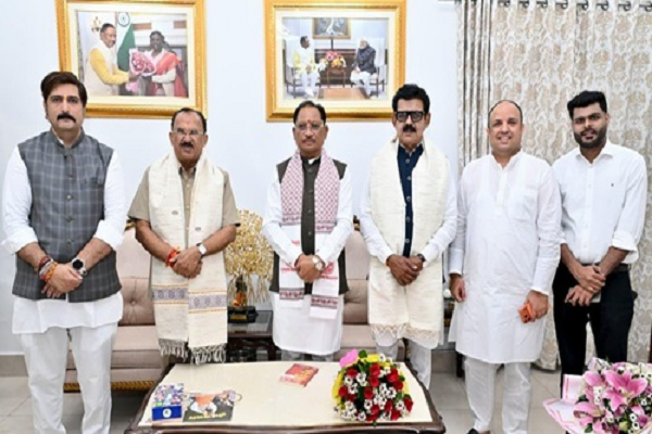 मुख्यमंत्री साय से राजस्थान विधानसभा अध्यक्ष वासुदेव देवनानी ने की सौजन्य भेंट