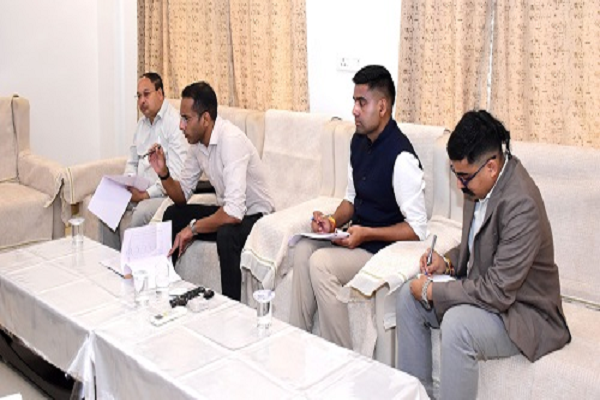 लोक निर्माण विभाग के सचिव ने निर्माण कार्यों की प्रगति की समीक्षा की