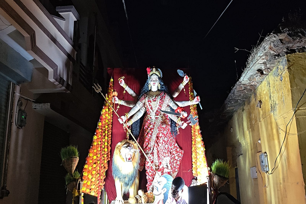  झांकीयों के साथ माता रानी की विदाई हुयी, जगह-जगह श्रद्धालुओं ने की पूजा अर्चना मातारानी के होवत हे विदाई के गीत की साथ किया गया विसर्जन