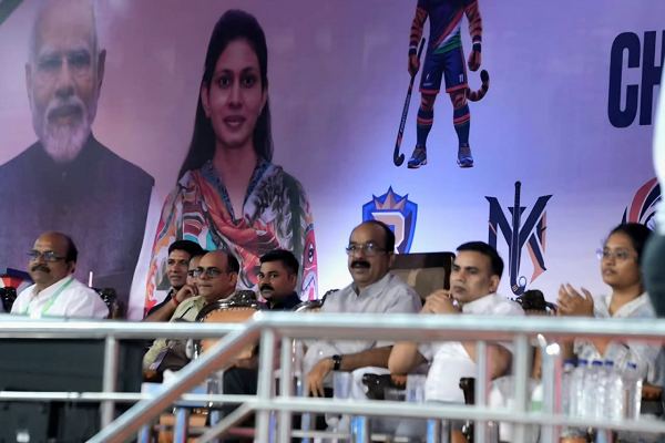  उप मुख्यमंत्री श्री अरुण साव ने की खिलाड़ियों की हौसला अफजाई, मैच देखने पहुंचे हॉकी स्टेडियम