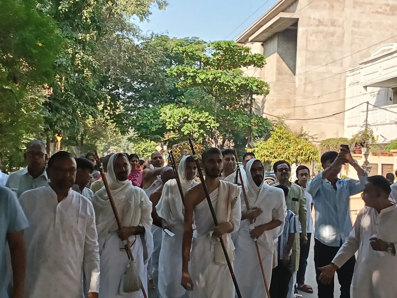 *पटवा भवन में बच्चों ने नाट्य मंचन से जीवंत किए चारों दादा गुरुदेव के जीवन प्रसंग*