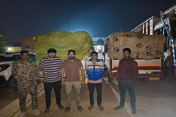 झारखंड से अवैध धान परिवहन करते दो पिकअप जब्त, दुलदुला प्रशासन की कार्रवाई