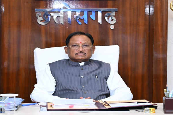 मुख्यमंत्री श्री विष्णु देव साय की अध्यक्षता में आज सिविल लाइन स्थित मुख्यमंत्री निवास में मंत्री परिषद की बैठक