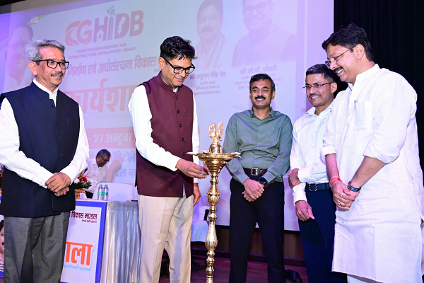 छत्तीसगढ़ के विकास का प्रमुख इंजन बनेगा हाउसिंग बोर्ड, आवास के साथ अधोसंरचना विकास में निभाएगा महत्वपूर्ण भूमिका - आवास एवं पर्यावरण मंत्री श्री ओ.पी. चौधरी