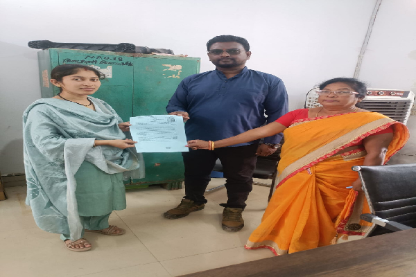 &rsquo;मुख्यमंत्री श्री विष्णु देव साय के सुशासन में शासकीय सेवाओं का लाभ लेकर नागरिक हो रहे लाभान्वित, विवाह पंजीकरण प्रमाण पत्र बना सहायक&rsquo;