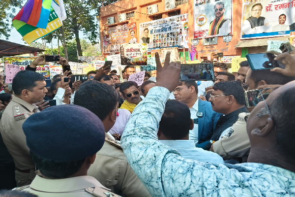 संवैधानिक अधिकारों, सामाजिक न्याय एवं आरक्षण की रक्षा के लिए राजनांदगांव में जुटे लगभग 5,000 लोग  आरक्षण बचाओ रैली 2.0 में 21 सूत्रीय मांगों को लेकर राष्ट्रपति, प्रधानमंत्री, राज्यपाल एवं मुख्यमंत्री के नाम सौंपा ज्ञापन