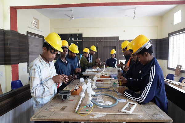 बस्तर के युवाओं को कौशल प्रशिक्षण से मिल रही आत्मनिर्भरता की नई राह