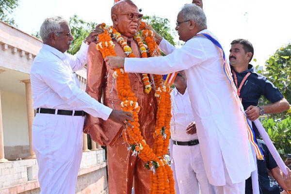 संविधान को सर्वोच्च मानते हुए इसकी रक्षा करना सभी की जिम्मेदारी, क्योंकि संविधान हमें अधिकार सम्पन्न बनाता है : मुख्यमंत्री