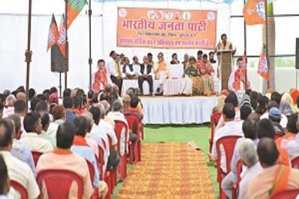 सांसद विजय बघेल ने लिया विधानसभा स्तरीय समीक्षा बैठक