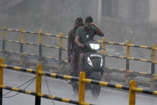 छत्&zwj;तीसगढ़ में बारिश ने बढ़ाई ठिठुरन, मौसम विभाग का अलर्ट, अब और बढ़ने वाली है ठंड